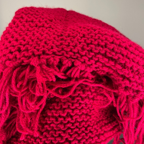 Handmade Red Scarf - Picture 4 of 4
